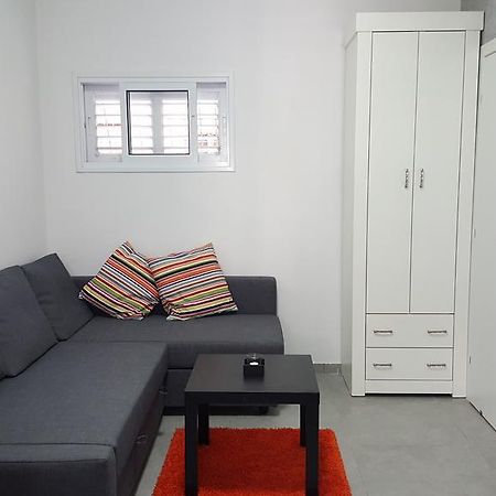 Studio Masaryk Apartment Бат-Ям Экстерьер фото